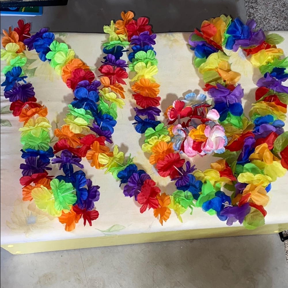 3 premium necklaces & 1 bracelet Hawaii leis